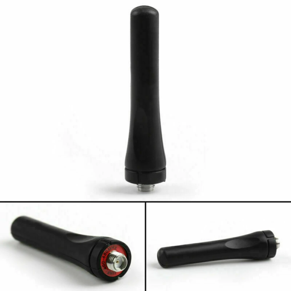 Vista lateral de la antena 6cm Baofeng para walkie talkie con conector SMA macho