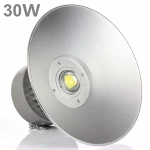 Vista frontal de Campana Industrial LED 30W con luz blanca fría y diseño robusto