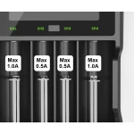 Detalle de la pantalla LCD estilo tacómetro del cargador XTAR VC4