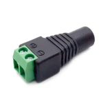 Detalle del conector borne hembra 5,5 mm para tira led 12v