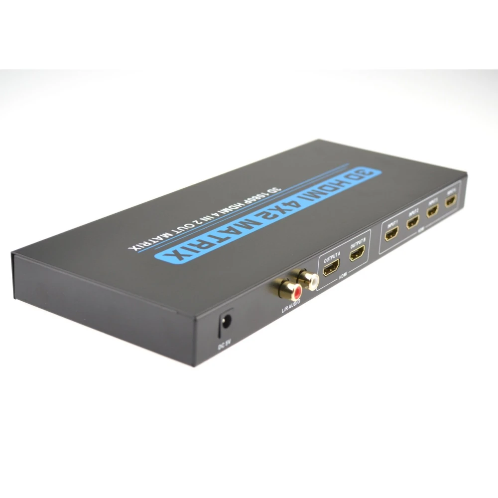 Conmutador matriz HDMI 4x2 Full HD 1080p 3D con control remoto en uso con pantallas