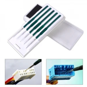 Speciale toolkit voor het losmaken van autostekkers voor alle merken