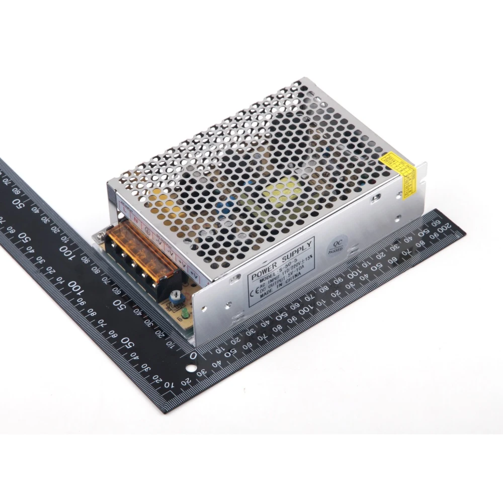 Alimentador AC a DC 220V a 5V 10A compacto y eficiente