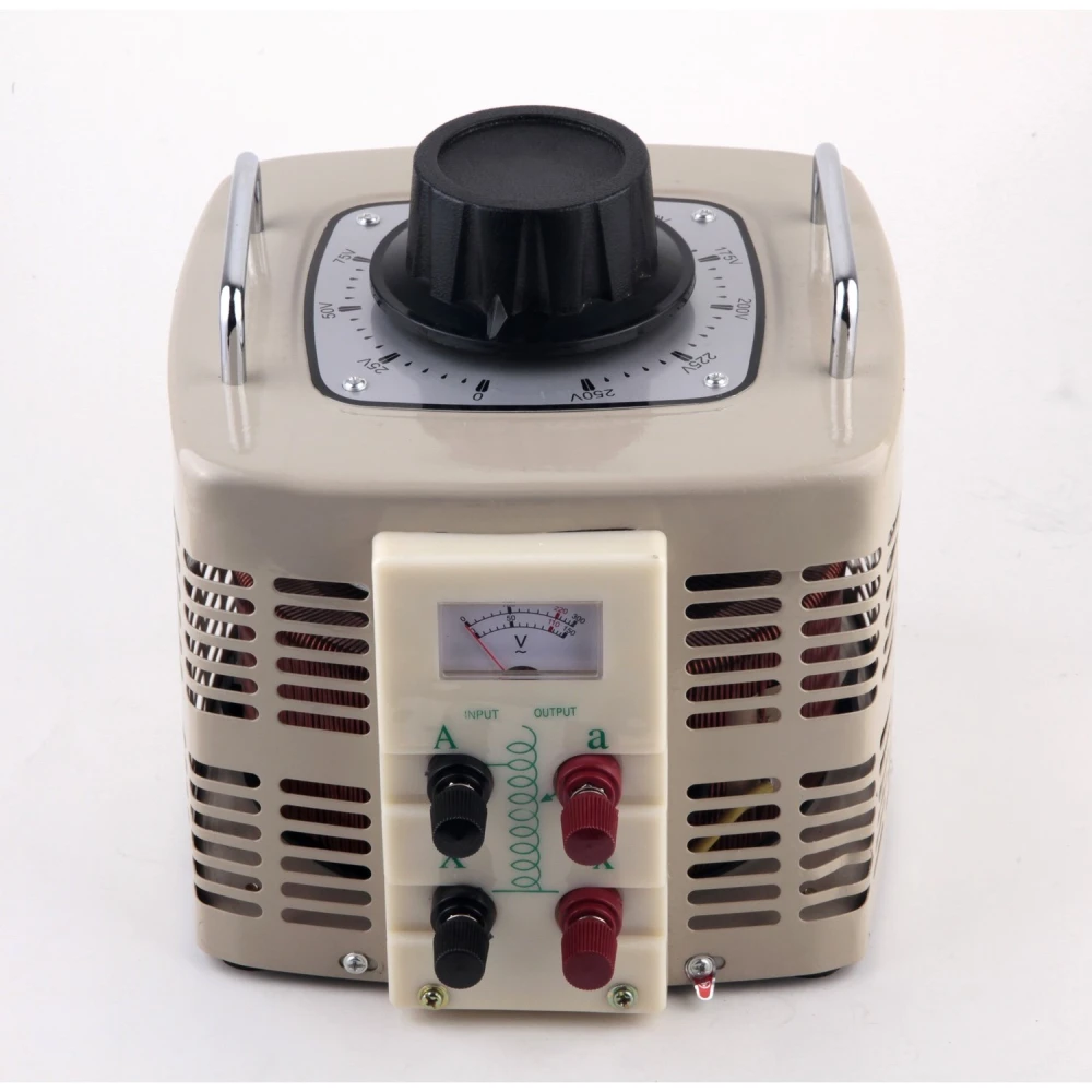 Vista lateral del variac transformador 5kva 20 amperios con bornes de conexión