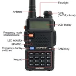 Baofeng UV-5R 8W walkie talkie met oortje en dual band VHF/UHF
