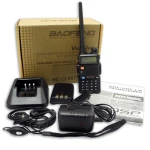 Baofeng UV-5R 8W walkie talkie met oortje en dual band VHF/UHF
